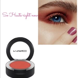 MAC • So haute right now• eyeshadow new in box